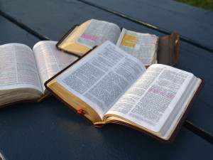 bible-study-1312533-1280x960